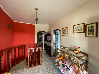 Casa - Sobrado com 2 quartos (sendo 1 suite(s)) a 600,00 metros praia.