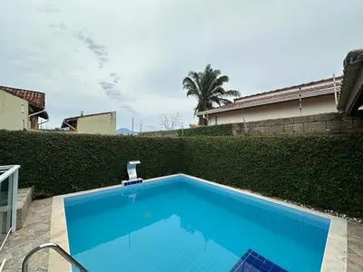 Casa - Mezanino com 3 quartos (sendo 1 suite(s)) a 600,00 metros praia.