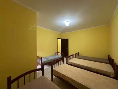 Casa - Mezanino com 3 quartos (sendo 1 suite(s)) a 600,00 metros praia.