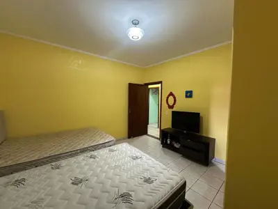Casa - Mezanino com 3 quartos (sendo 1 suite(s)) a 600,00 metros praia.