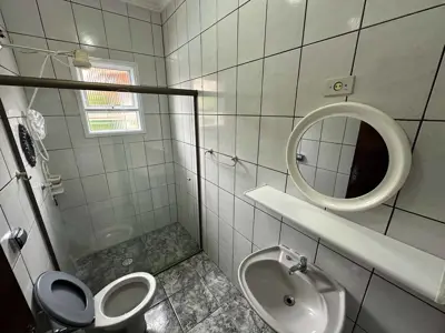 Casa - Mezanino com 3 quartos (sendo 1 suite(s)) a 600,00 metros praia.