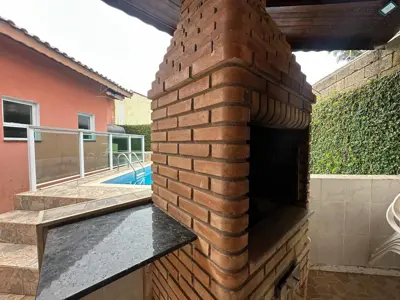 Casa - Mezanino com 3 quartos (sendo 1 suite(s)) a 600,00 metros praia.