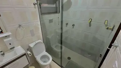 Casa - Térrea com piscina com 4 quartos (sendo 2 suite(s)) a 500,00 metros praia.