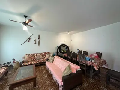 Casa - Térrea com 4 quartos (sendo 1 suite(s)) a 90,00 metros praia.