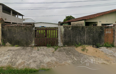 Terreno - Amplo com  quartos  a 800,00 metros praia.