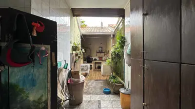 Casa - Sobrado com 3 quartos (sendo 1 suite(s)) a 700,00 metros praia.