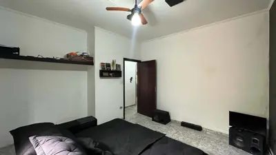 Casa - Sobrado com 3 quartos (sendo 1 suite(s)) a 700,00 metros praia.