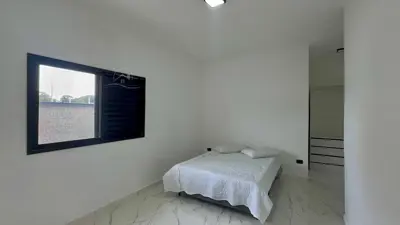 Casa - Térrea com piscina com 3 quartos (sendo 3 suite(s)) a 3000,00 metros praia.