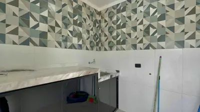 Casa - Térrea com piscina com 3 quartos (sendo 3 suite(s)) a 3000,00 metros praia.