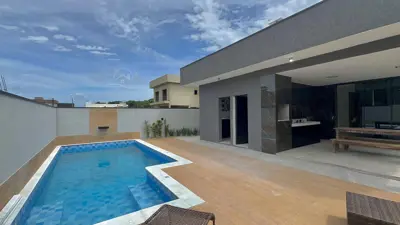 Casa - Térrea com piscina com 3 quartos (sendo 3 suite(s)) a 3000,00 metros praia.