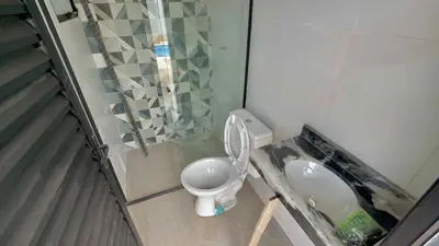 Casa - Térrea com piscina com 3 quartos (sendo 3 suite(s)) a 3000,00 metros praia.