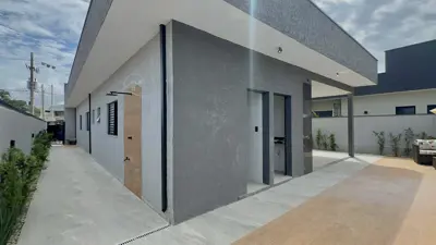 Casa - Térrea com piscina com 3 quartos (sendo 3 suite(s)) a 3000,00 metros praia.