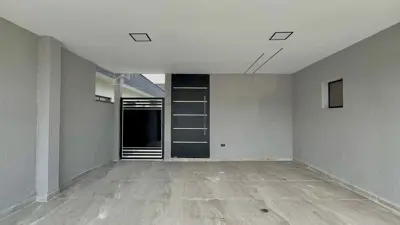 Casa - Térrea com piscina com 3 quartos (sendo 3 suite(s)) a 3000,00 metros praia.