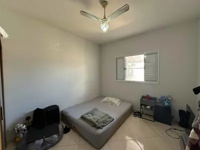 Casa - Térrea com 2 quartos (sendo 1 suite(s)) a 1300,00 metros praia.