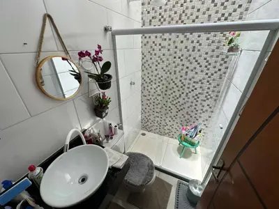 Casa - Térrea com 2 quartos (sendo 1 suite(s)) a 1300,00 metros praia.