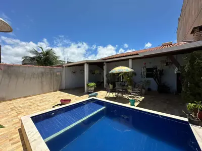 Casa - Térrea com 2 quartos (sendo 1 suite(s)) a 1300,00 metros praia.