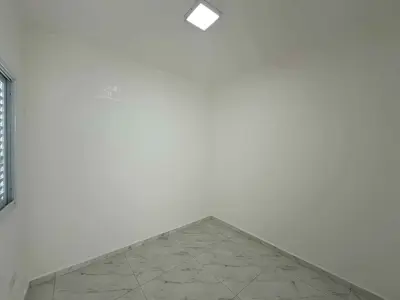 Casa - Térrea com 2 quartos (sendo 1 suite(s)) a 1000,00 metros praia.