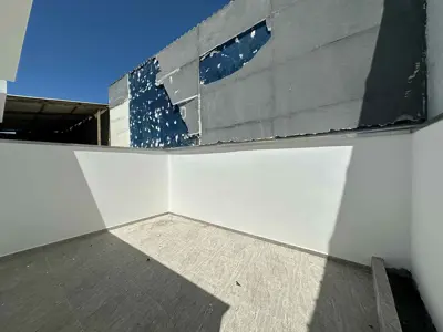 Casa - Térrea com 2 quartos (sendo 1 suite(s)) a 1000,00 metros praia.