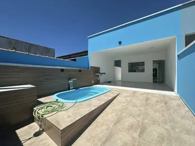 Casa - Térrea com 2 quartos (sendo 1 suite(s)) a 1000,00 metros praia.