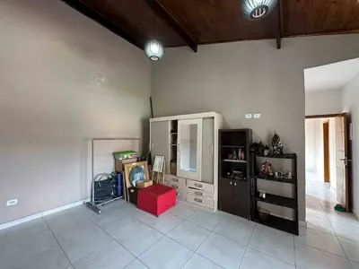 Casa - Sobrado com 3 quartos (sendo 2 suite(s)) a 800,00 metros praia.