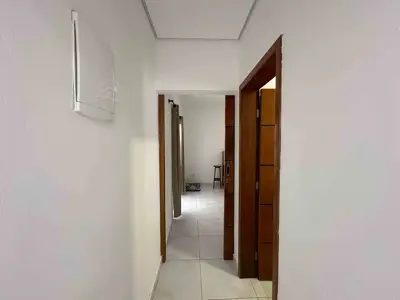 Casa - Sobrado com 3 quartos (sendo 2 suite(s)) a 800,00 metros praia.
