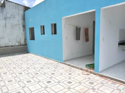 Casa - Térrea com 4 quartos (sendo 1 suite(s)) a 1200,00 metros praia.