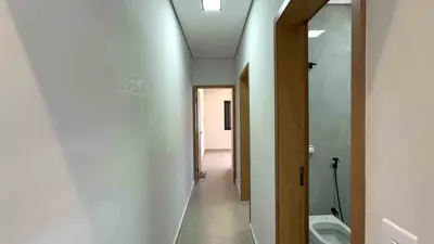 Casa - Térrea com piscina com 2 quartos (sendo 1 suite(s)) a 2500,00 metros praia.