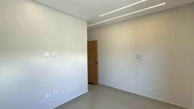 Casa - Térrea com piscina com 2 quartos (sendo 1 suite(s)) a 2500,00 metros praia.