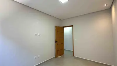 Casa - Térrea com piscina com 2 quartos (sendo 1 suite(s)) a 2500,00 metros praia.