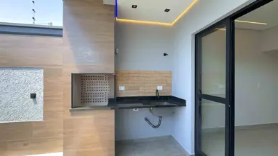 Casa - Térrea com piscina com 2 quartos (sendo 1 suite(s)) a 2500,00 metros praia.