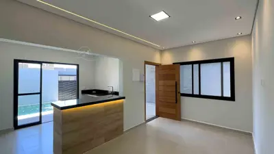 Casa - Térrea com piscina com 2 quartos (sendo 1 suite(s)) a 2500,00 metros praia.