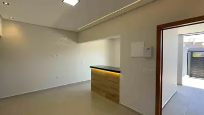 Casa - Térrea com piscina com 2 quartos (sendo 1 suite(s)) a 2500,00 metros praia.