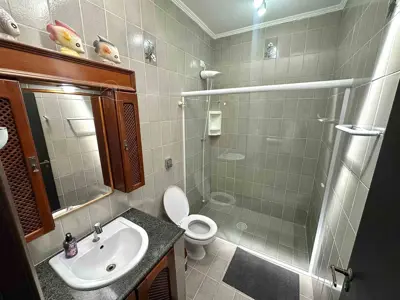 Casa - Térrea com 3 quartos (sendo 1 suite(s)) a 900,00 metros praia.