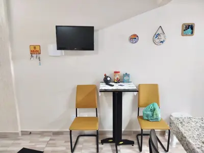 Apartamento - Alto com 1 quartos  a 10,00 metros praia.