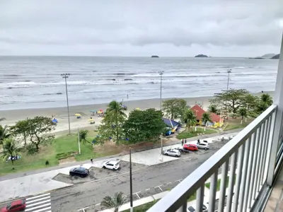 Apartamento - Alto com 1 quartos  a 10,00 metros praia.