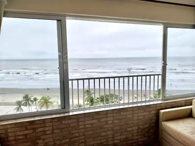 Apartamento - Alto com 1 quartos  a 10,00 metros praia.