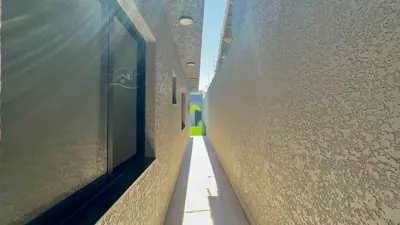 Casa - Térrea com piscina com 3 quartos (sendo 1 suite(s)) a 100,00 metros praia.