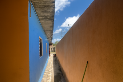 Casa - Térrea com 2 quartos (sendo 1 suite(s)) a 7000,00 metros praia.