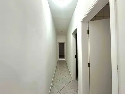 Casa - Térrea com 2 quartos (sendo 1 suite(s)) a 1600,00 metros praia.