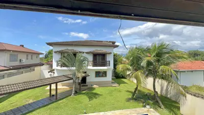 Casa - Térrea com 6 quartos (sendo 6 suite(s)) a 3000,00 metros praia.