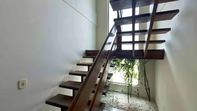 Casa - Térrea com 6 quartos (sendo 6 suite(s)) a 3000,00 metros praia.