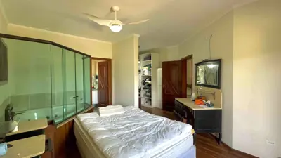 Casa - Térrea com 6 quartos (sendo 6 suite(s)) a 3000,00 metros praia.