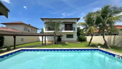Casa - Térrea com 6 quartos (sendo 6 suite(s)) a 3000,00 metros praia.