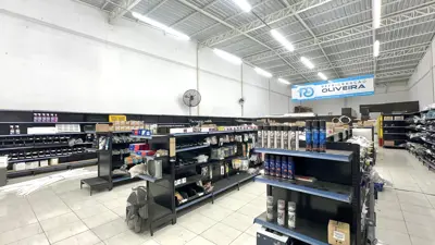 Ponto Comercial - Galpão com  quartos  a 1000,00 metros praia.