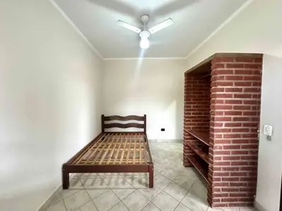 Casa - Sobrado com 6 quartos (sendo 3 suite(s)) a 300,00 metros praia.