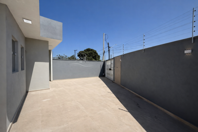 Casa - Térrea com piscina com 2 quartos (sendo 1 suite(s)) a 2000,00 metros praia.