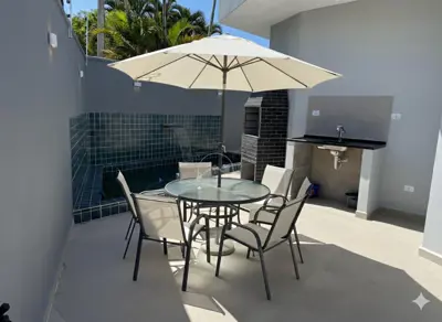 Casa - Térrea com piscina com 2 quartos (sendo 1 suite(s)) a 2000,00 metros praia.