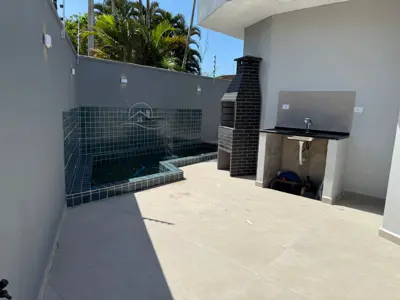 Casa - Térrea com piscina com 2 quartos (sendo 1 suite(s)) a 2000,00 metros praia.