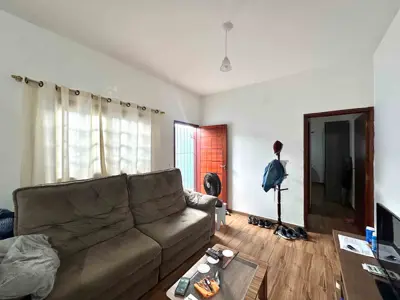 Casa - Térrea com 2 quartos (sendo 1 suite(s)) a 2000,00 metros praia.