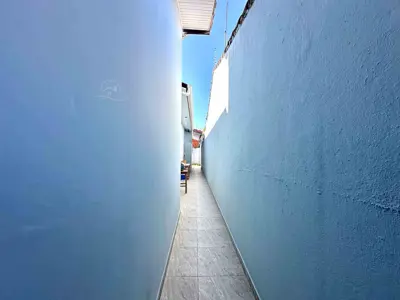 Casa - Térrea com 2 quartos (sendo 1 suite(s)) a 2000,00 metros praia.